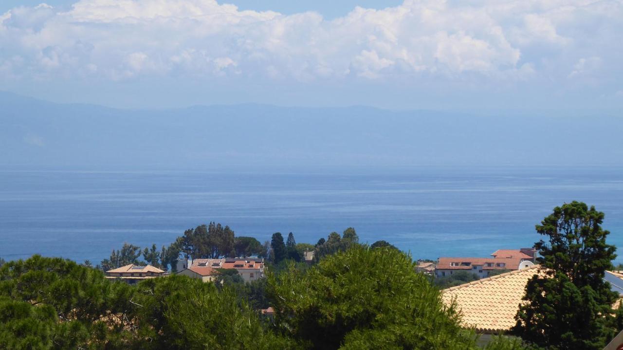 Appartamento Panoramico Santa Domenica Санта-Доменика Экстерьер фото